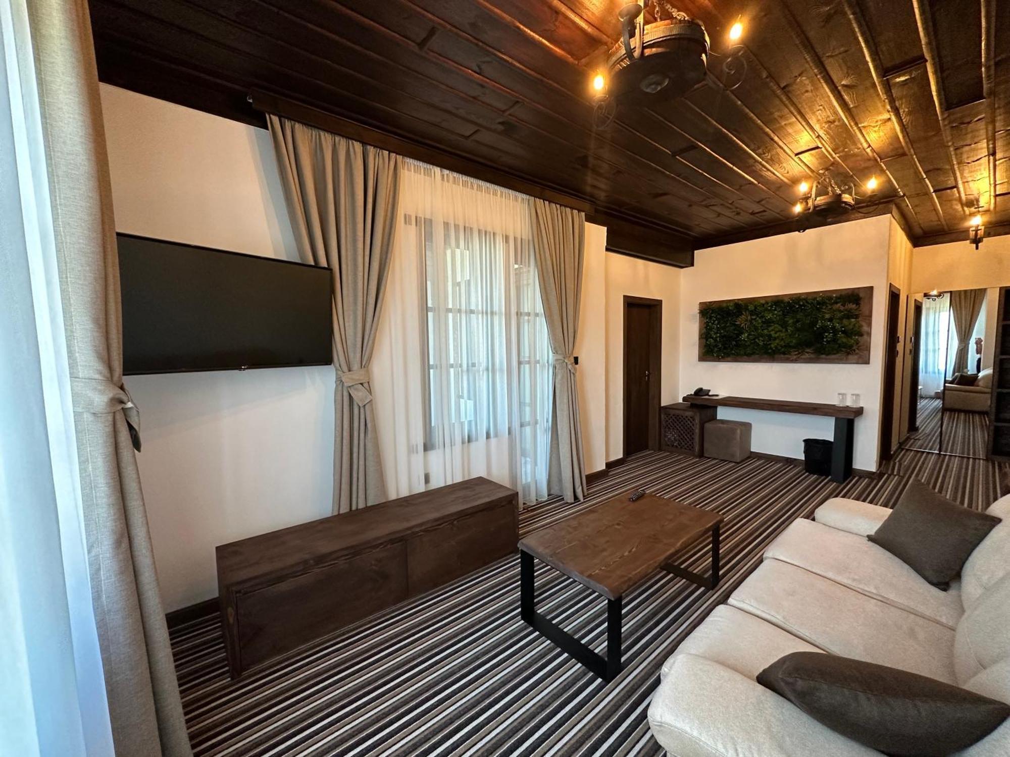 Hotel Leshten Ngoại thất bức ảnh